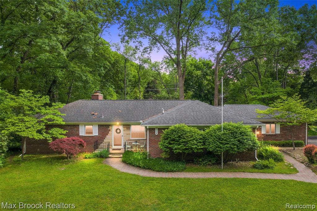 4059 Lincoln Road Bloomfield Hills, MI 48301 - Photo 1 of 19