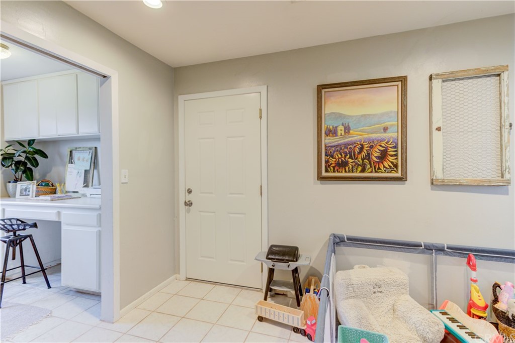 7863 Feenstra Road Paso Robles, CA 93446 - Photo 19 of 61 Mud room, off of kitchen, extra space