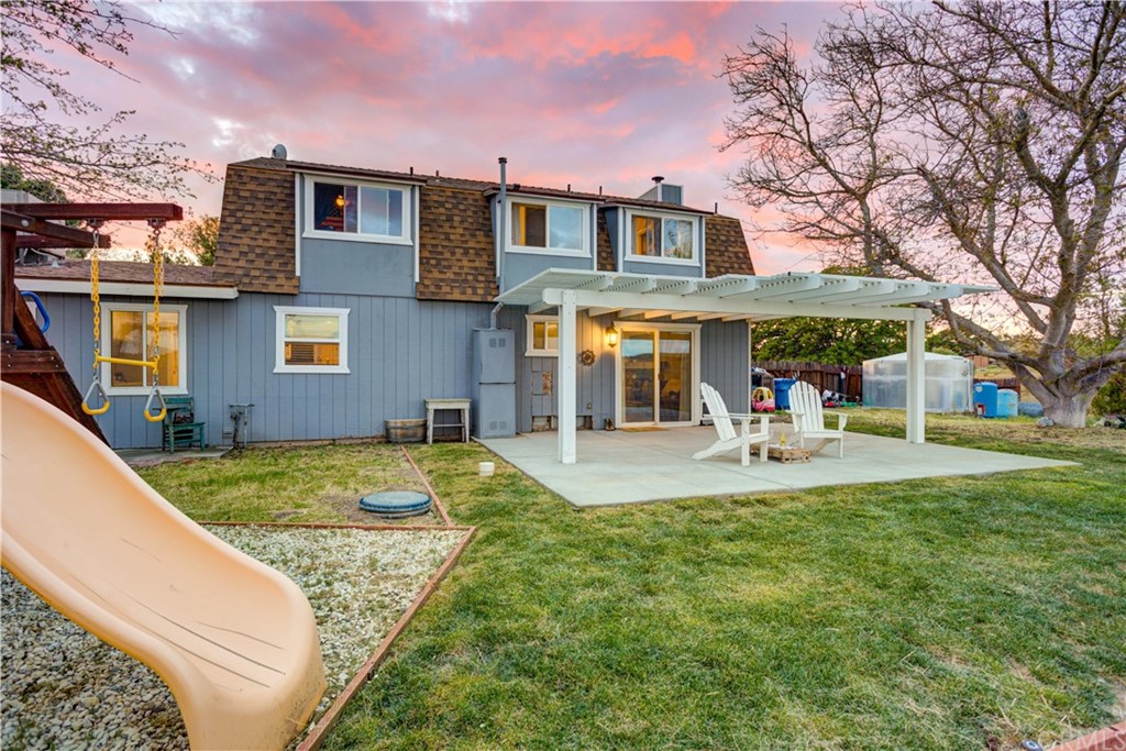 7863 Feenstra Road Paso Robles, CA 93446 - Photo 39 of 61 Exterior back of home