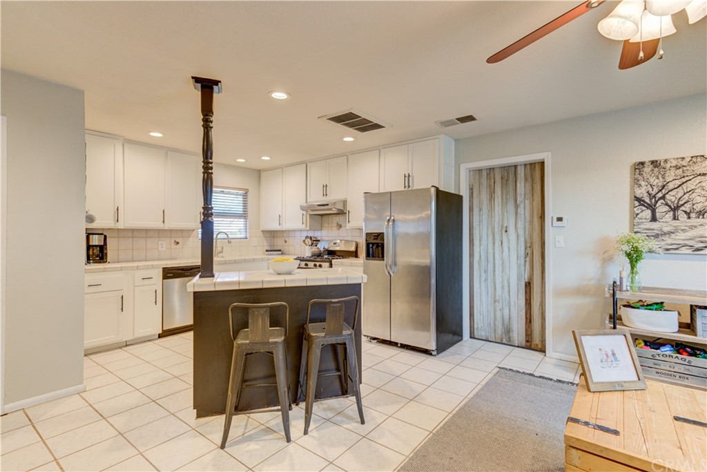 7863 Feenstra Road Paso Robles, CA 93446 - Photo 5 of 61 Kitchen