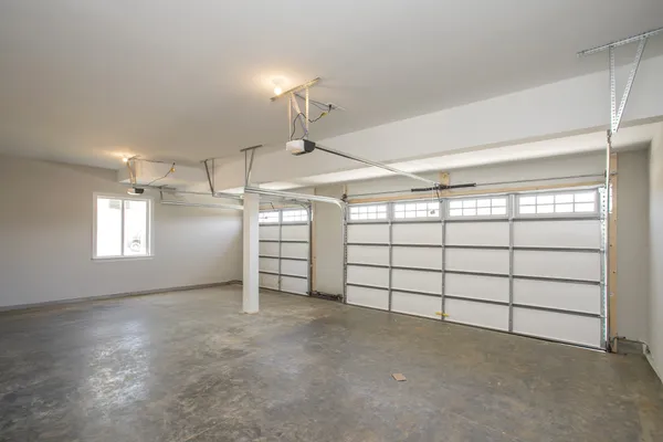 $1,094,990 | 6005 Painted Skies Drive, Spring Hill, TN 37174