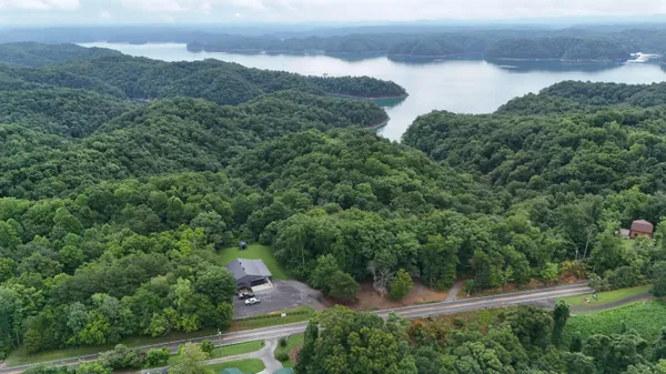 $465,000 | 8790 South S Highway, Jamestown, KY 42629