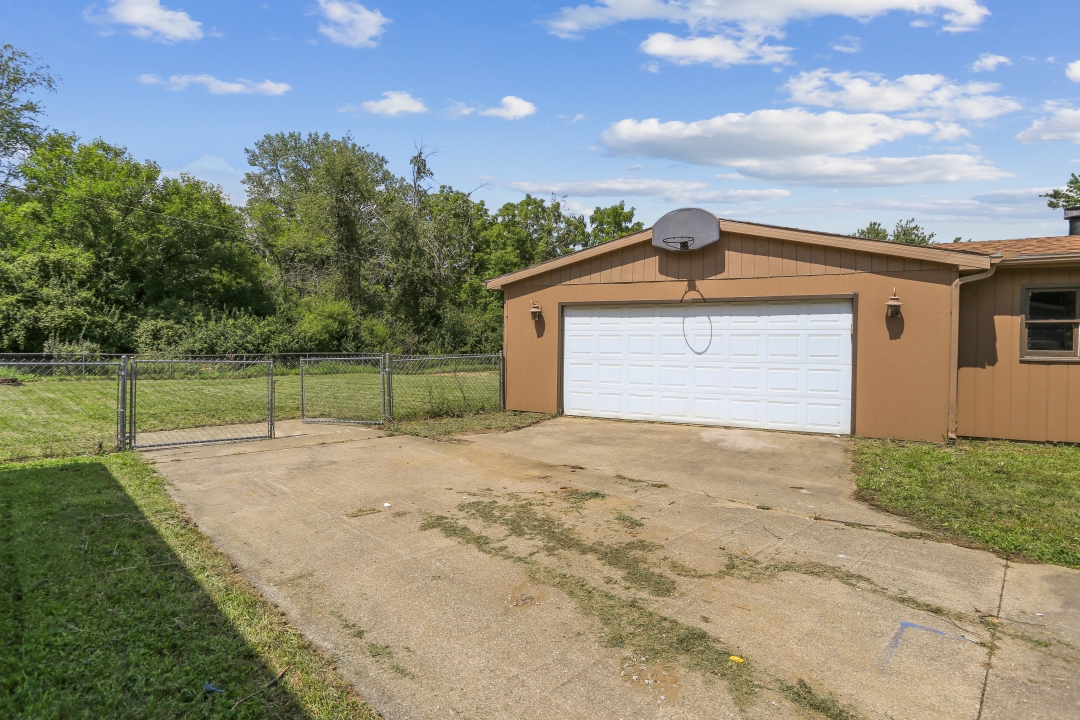 1207 Robin Road Mahomet, IL 61853 - Photo 23 of 26 Gallery Image 23