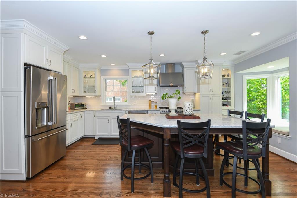2320 Danbury Road Greensboro, NC 27408 - Photo 9 of 48