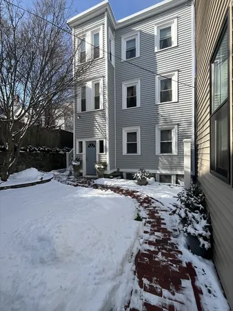 $3,500 | 2 1/2 Mt Vernon Street, Unit B, Boston, MA 02129