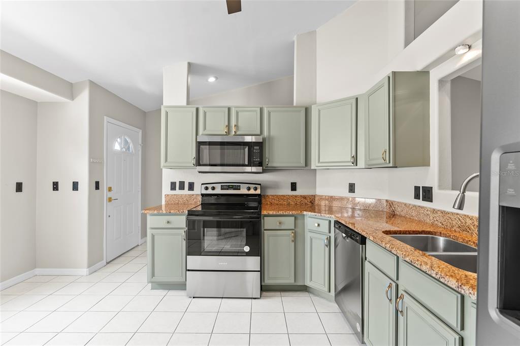 1709 Powder Ridge Drive Valrico, FL 33594 - Photo 5 of 24