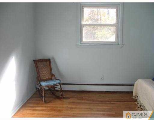 117 Overbrook Road Piscataway, NJ 08854 - Photo 6 of 10 Gallery Image 6