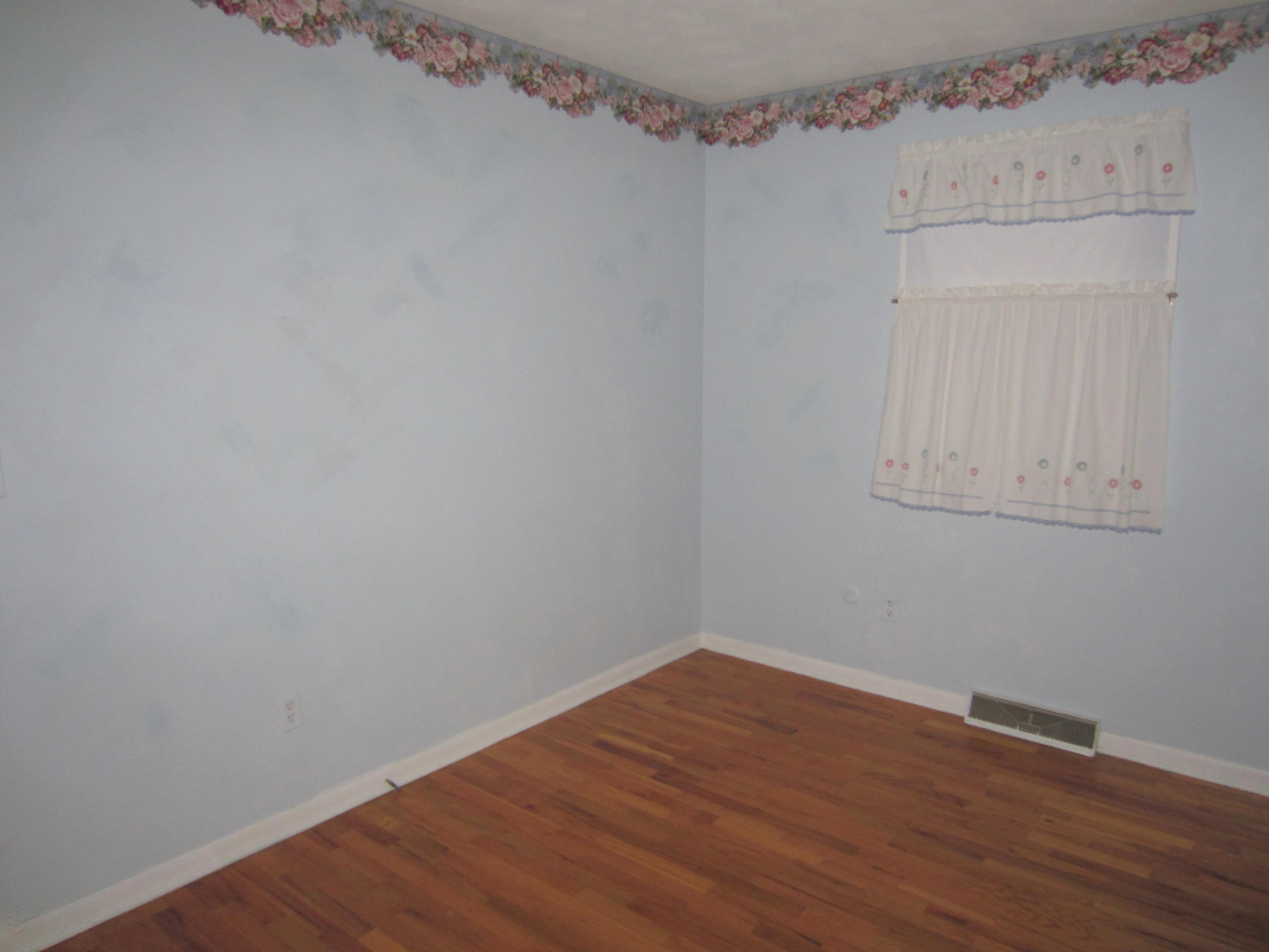 24 Heather Ridge Road Battle Creek, MI 49017 - Photo 2 of 32 Bedroom3 view4