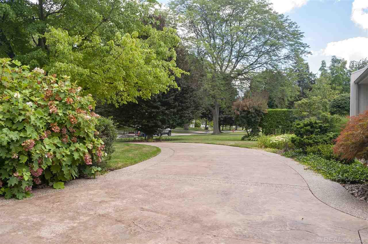 181 Lothrop Road Grosse Pointe Farms, MI 48236 - Photo 4 of 77