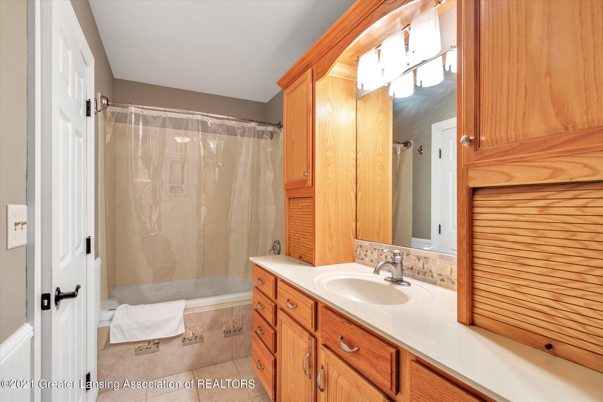 3691 Anderson Road Albion, MI 49224 - Photo 24 of 58 Main Bath2