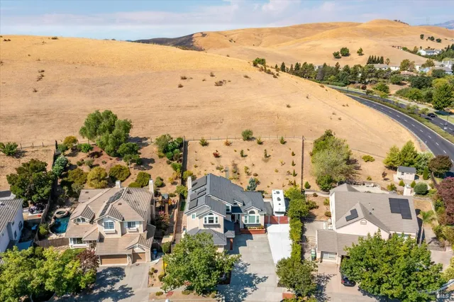 $849,000 | 2225 Hillridge Drive, Fairfield, CA 94534