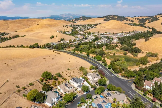 $849,000 | 2225 Hillridge Drive, Fairfield, CA 94534