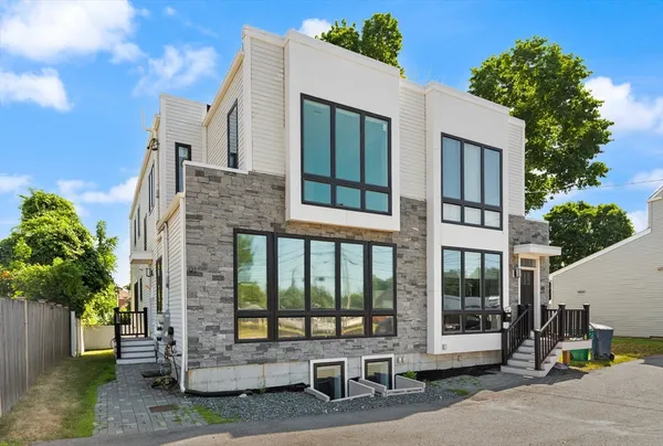 $1,495,000 | 91 Crafts Street, Unit 91, Newton, MA 02458