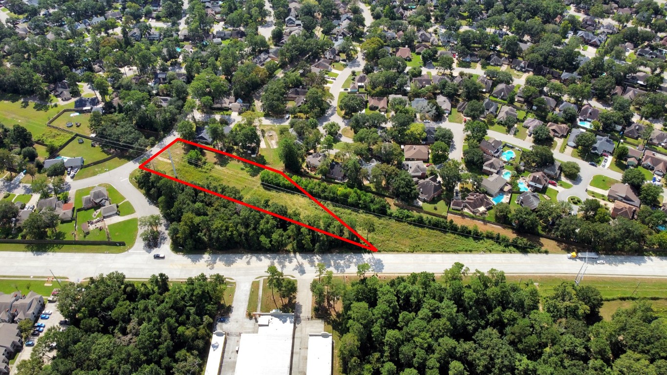 828 North Rivershire Drive Conroe, TX 77304 - Photo 5 of 6