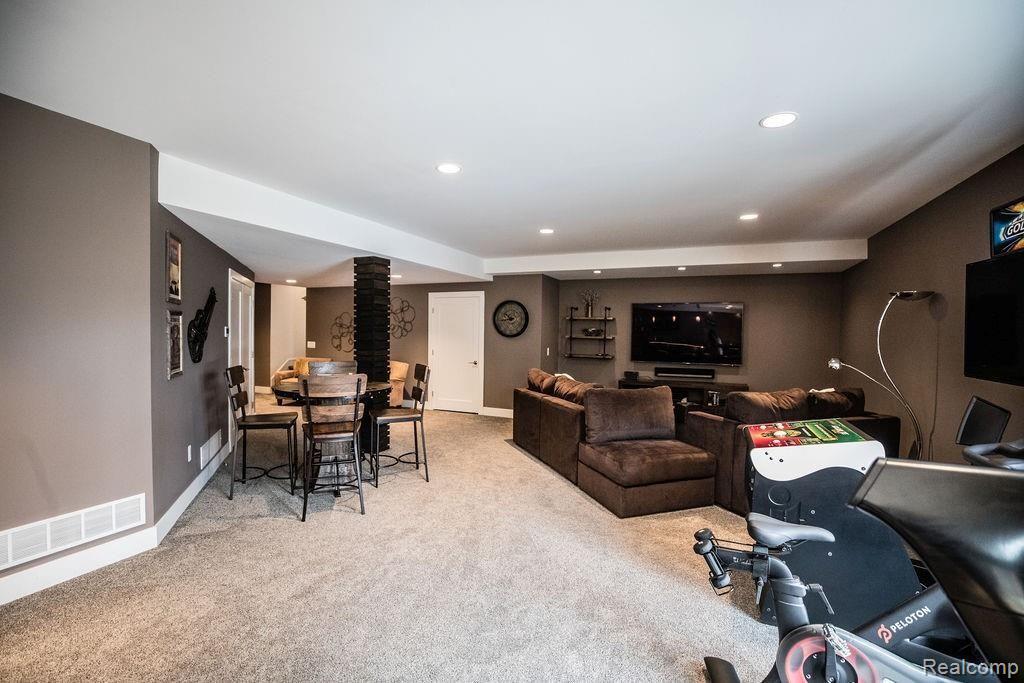 217 West 2nd Street Rochester, MI 48307 - Photo 27 of 53