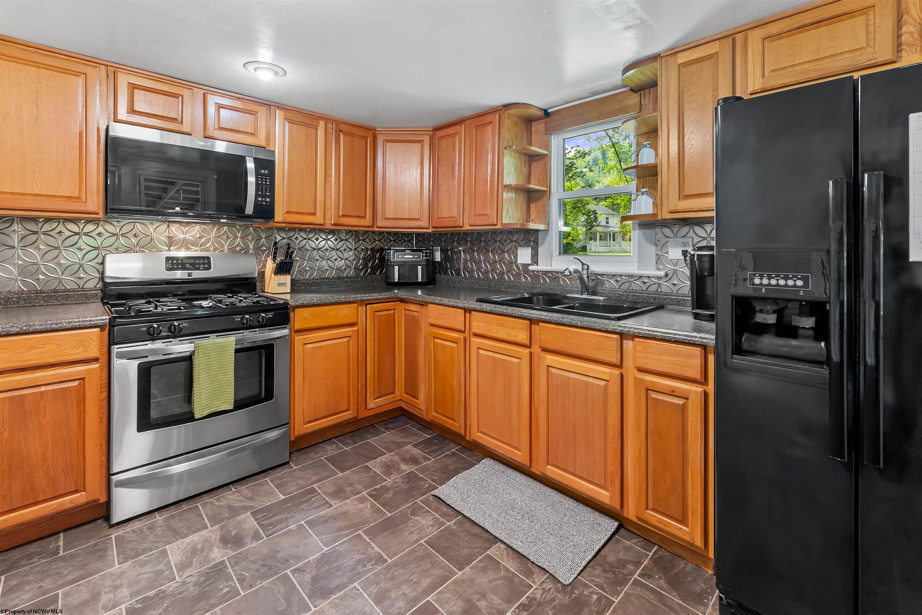 388 East Grafton Road Fairmont, WV 26554 - Photo 14 of 32 Gallery Image 14