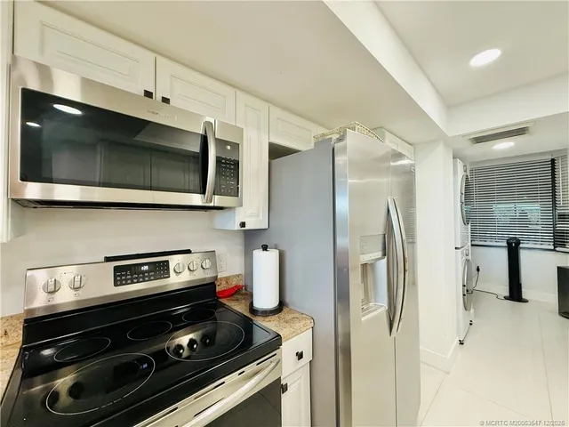 $3,200 | 8800 South Ocean Drive, Unit 102, Jensen Beach, FL 34957