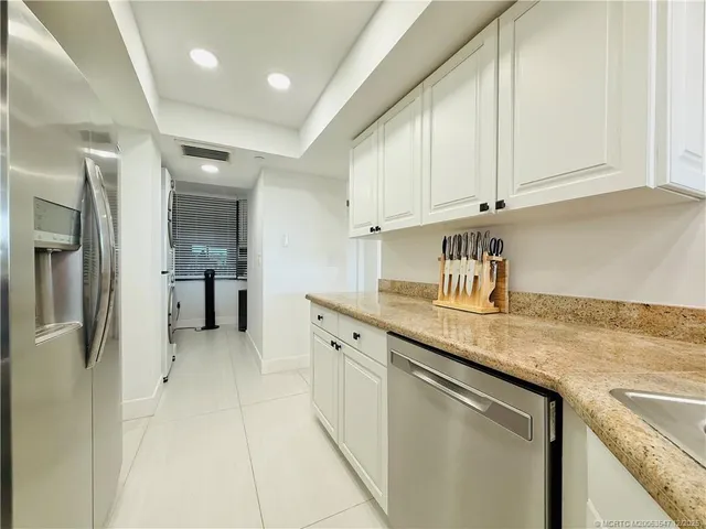 $3,200 | 8800 South Ocean Drive, Unit 102, Jensen Beach, FL 34957