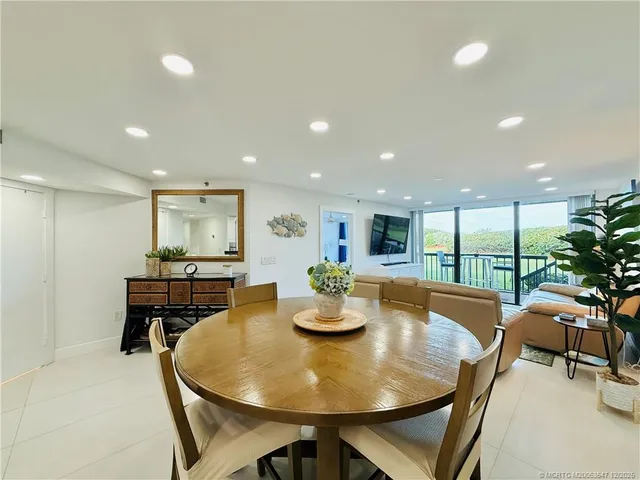 $3,200 | 8800 South Ocean Drive, Unit 102, Jensen Beach, FL 34957