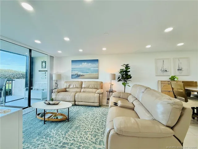 $3,200 | 8800 South Ocean Drive, Unit 102, Jensen Beach, FL 34957