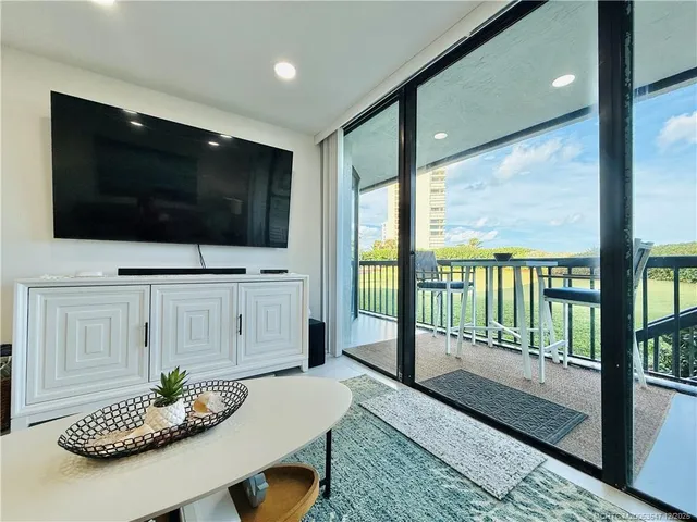 $3,200 | 8800 South Ocean Drive, Unit 102, Jensen Beach, FL 34957