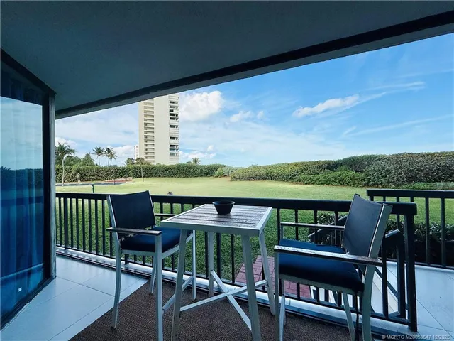 $3,200 | 8800 South Ocean Drive, Unit 102, Jensen Beach, FL 34957