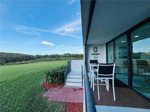 $3,200 | 8800 South Ocean Drive, Unit 102, Jensen Beach, FL 34957