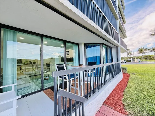 $3,200 | 8800 South Ocean Drive, Unit 102, Jensen Beach, FL 34957