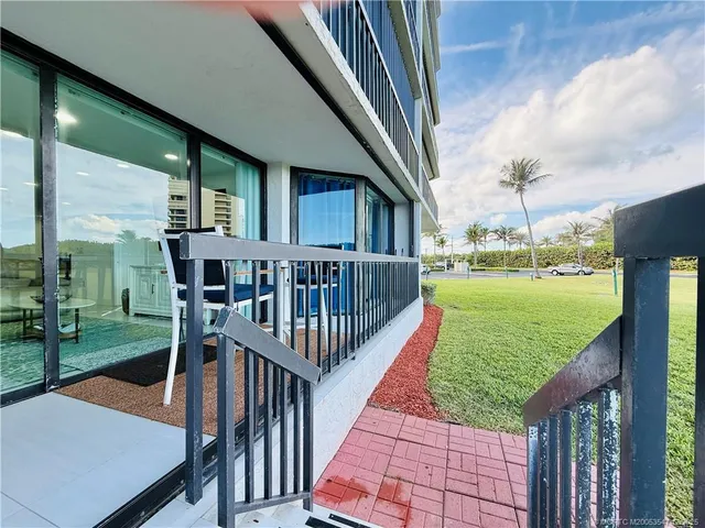 $3,200 | 8800 South Ocean Drive, Unit 102, Jensen Beach, FL 34957