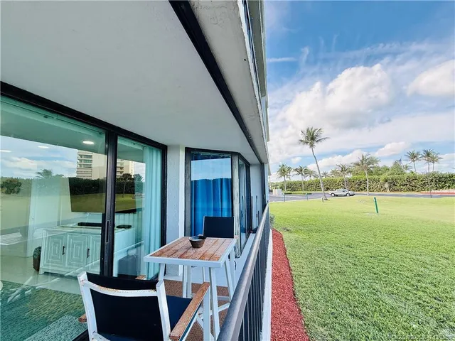 $3,200 | 8800 South Ocean Drive, Unit 102, Jensen Beach, FL 34957