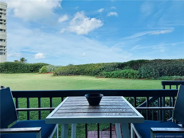 $3,200 | 8800 South Ocean Drive, Unit 102, Jensen Beach, FL 34957