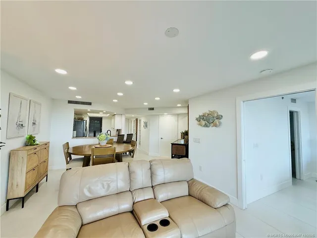 $3,200 | 8800 South Ocean Drive, Unit 102, Jensen Beach, FL 34957