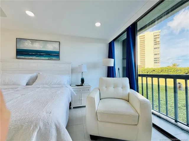 $3,200 | 8800 South Ocean Drive, Unit 102, Jensen Beach, FL 34957