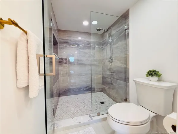 $3,200 | 8800 South Ocean Drive, Unit 102, Jensen Beach, FL 34957