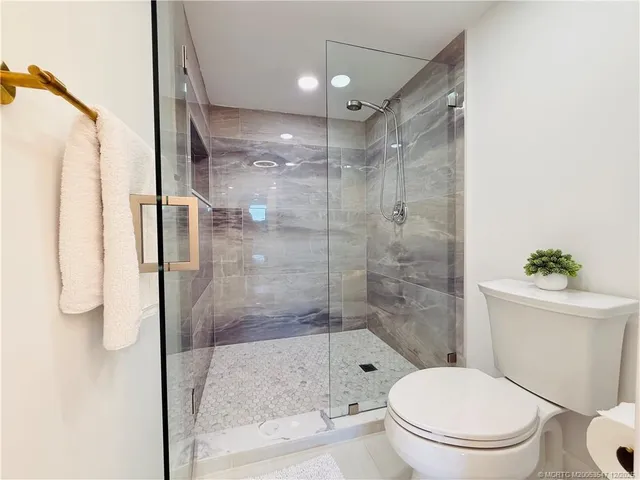 $3,200 | 8800 South Ocean Drive, Unit 102, Jensen Beach, FL 34957