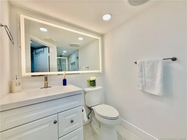 $3,200 | 8800 South Ocean Drive, Unit 102, Jensen Beach, FL 34957