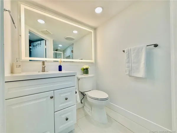 $3,200 | 8800 South Ocean Drive, Unit 102, Jensen Beach, FL 34957