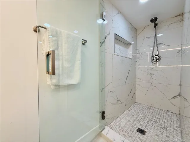 $3,200 | 8800 South Ocean Drive, Unit 102, Jensen Beach, FL 34957