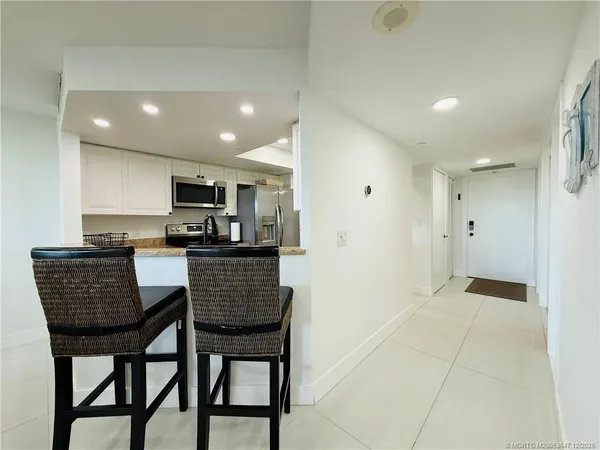 $3,200 | 8800 South Ocean Drive, Unit 102, Jensen Beach, FL 34957