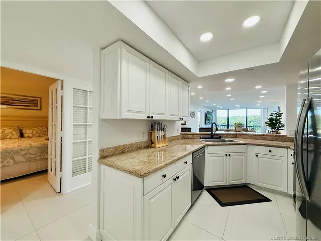 $3,200 | 8800 South Ocean Drive, Unit 102, Jensen Beach, FL 34957