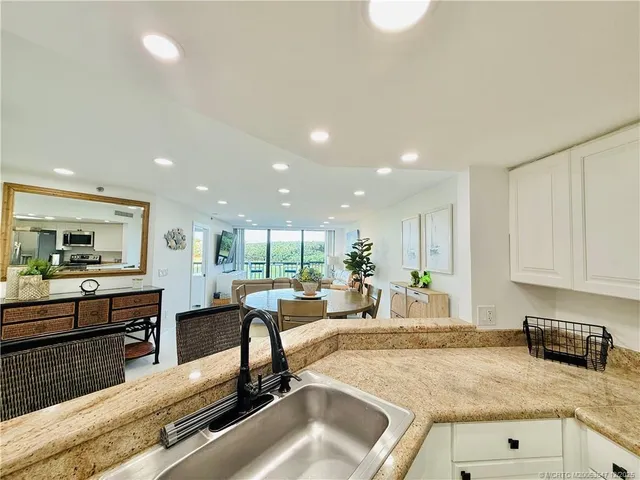 $3,200 | 8800 South Ocean Drive, Unit 102, Jensen Beach, FL 34957