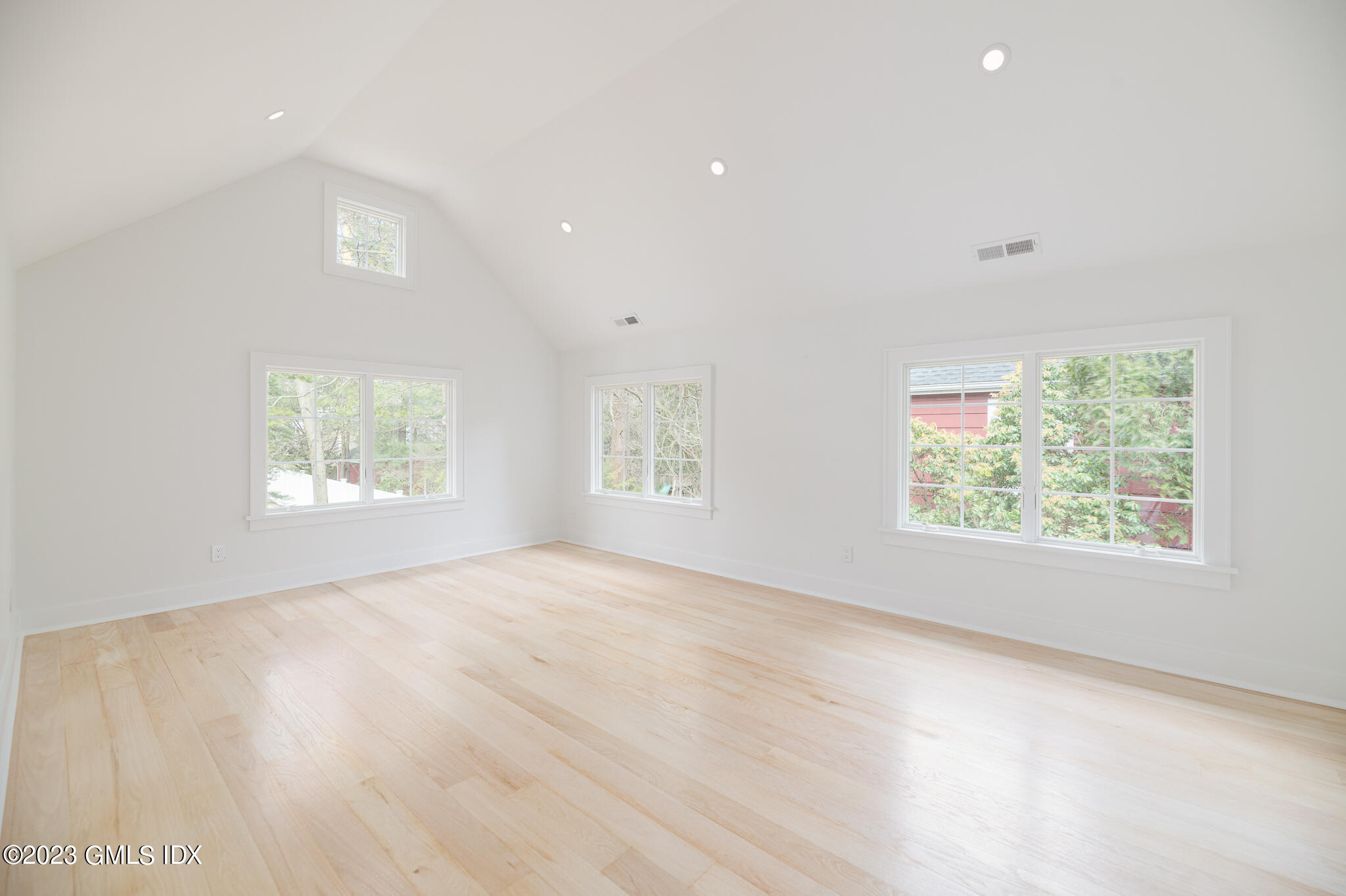 27 Summit Road Riverside, CT 06878 - Photo 16 of 38 an empty room with windows