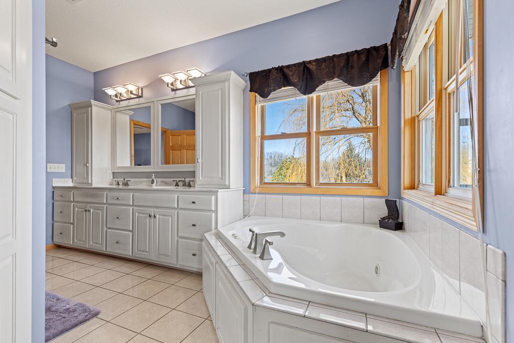 2507 River Road Marshall, MN 56258 - Photo 5 of 81