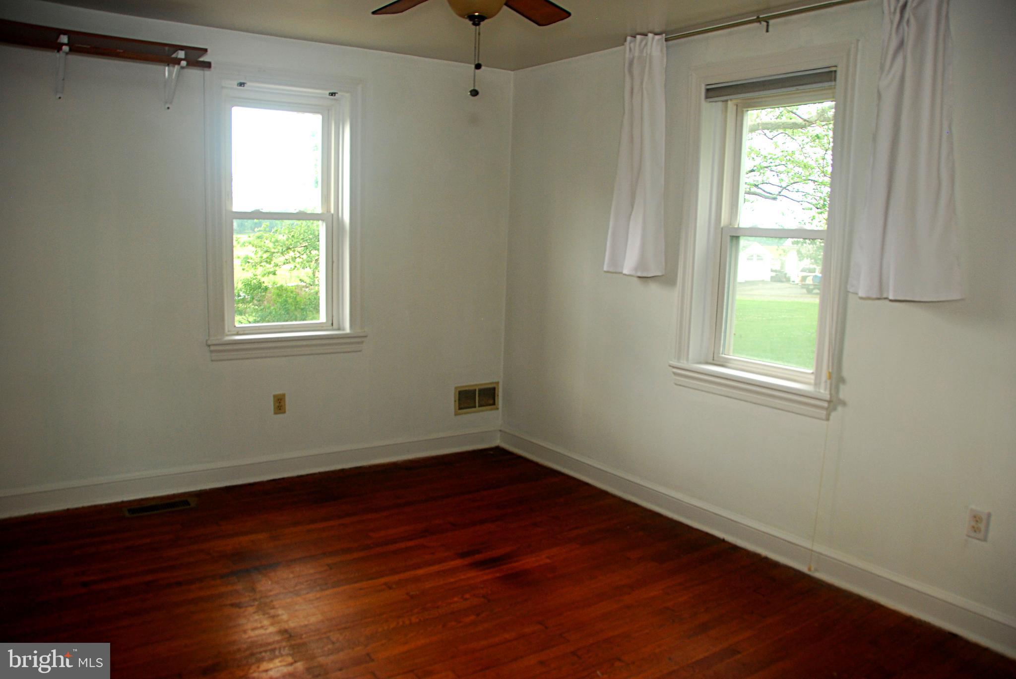 417 Appleton Road Elkton, MD 21921 - Photo 11 of 20 Large bedroom
