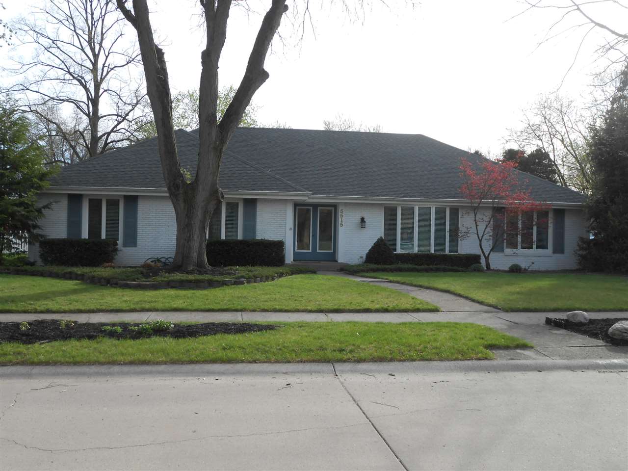 5515 Old Mill Road Fort Wayne, IN 46807 - Photo 1 of 17
