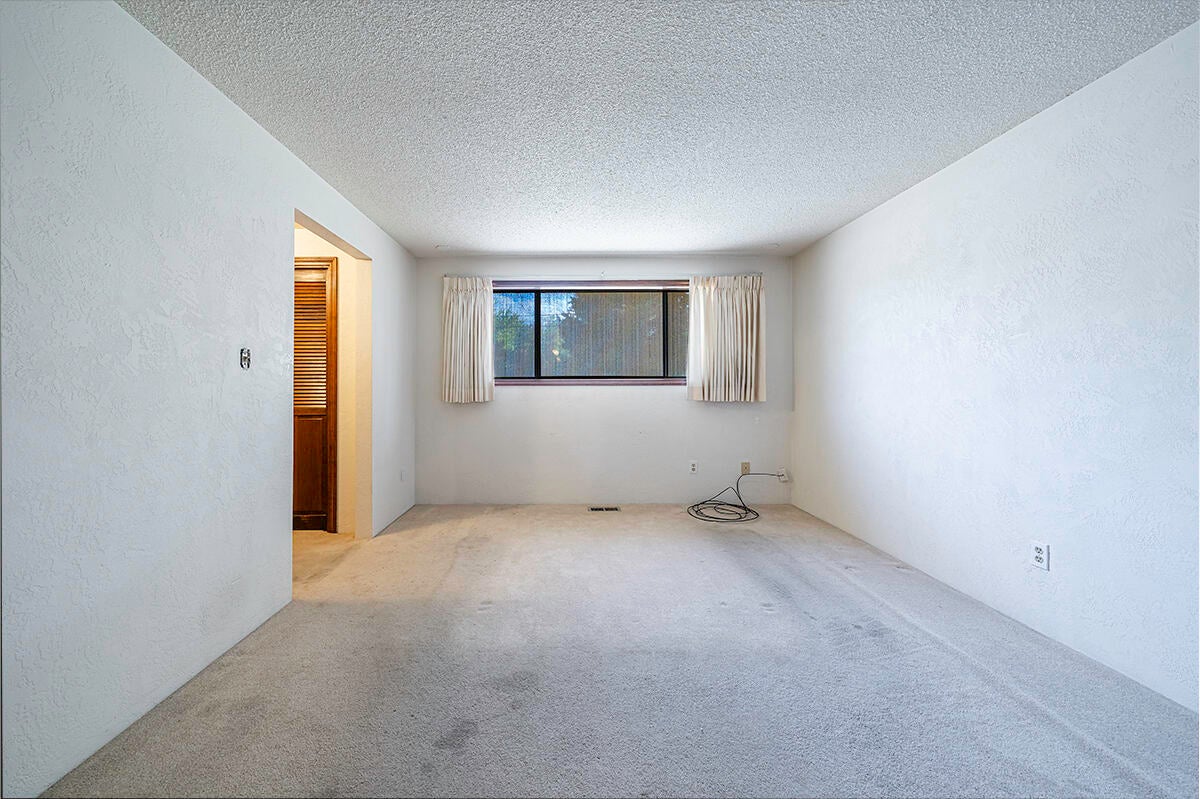 25 Donna Way Central Point, OR 97502 - Photo 13 of 21 13