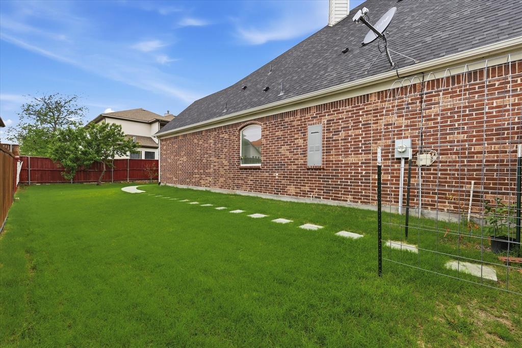 5631 Romantik Road Frisco, TX 75035 - Photo 34 of 40