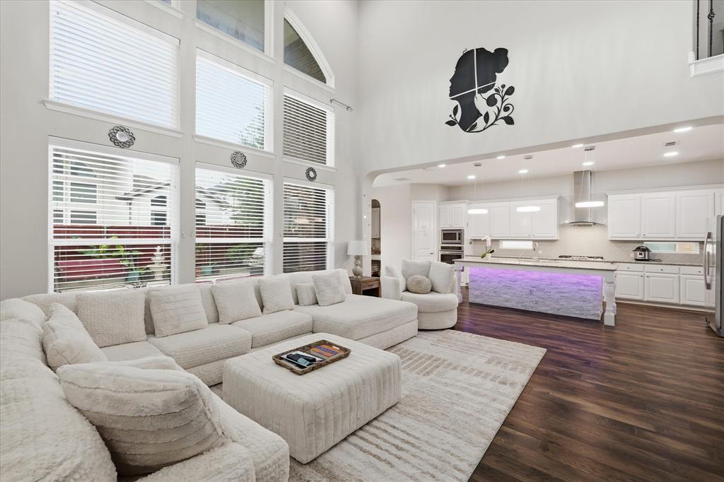 5631 Romantik Road Frisco, TX 75035 - Photo 6 of 40