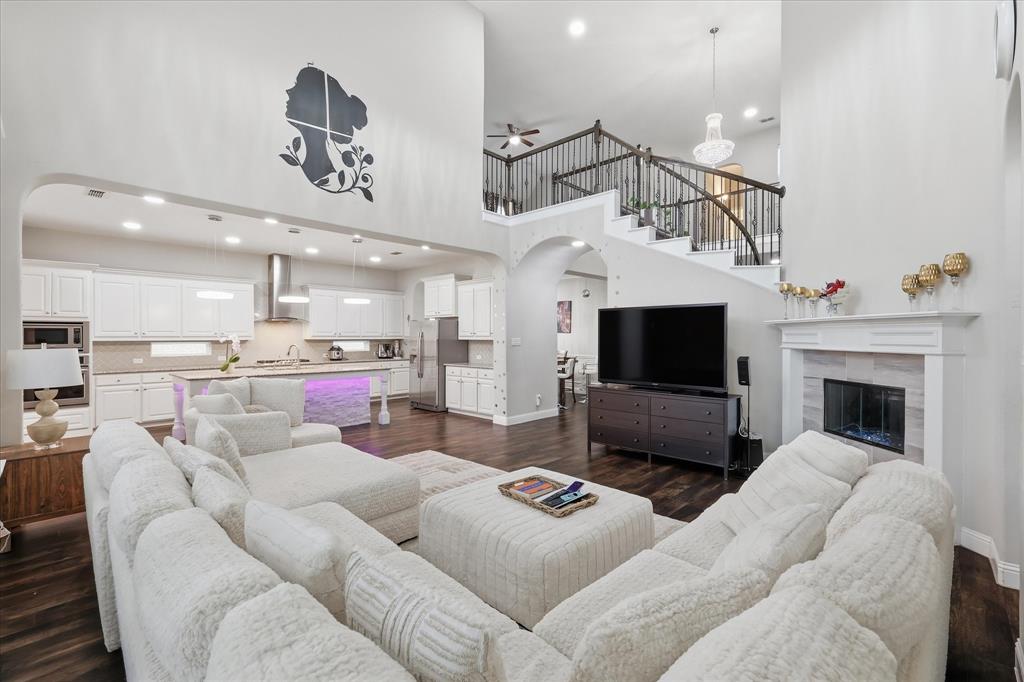 5631 Romantik Road Frisco, TX 75035 - Photo 7 of 40