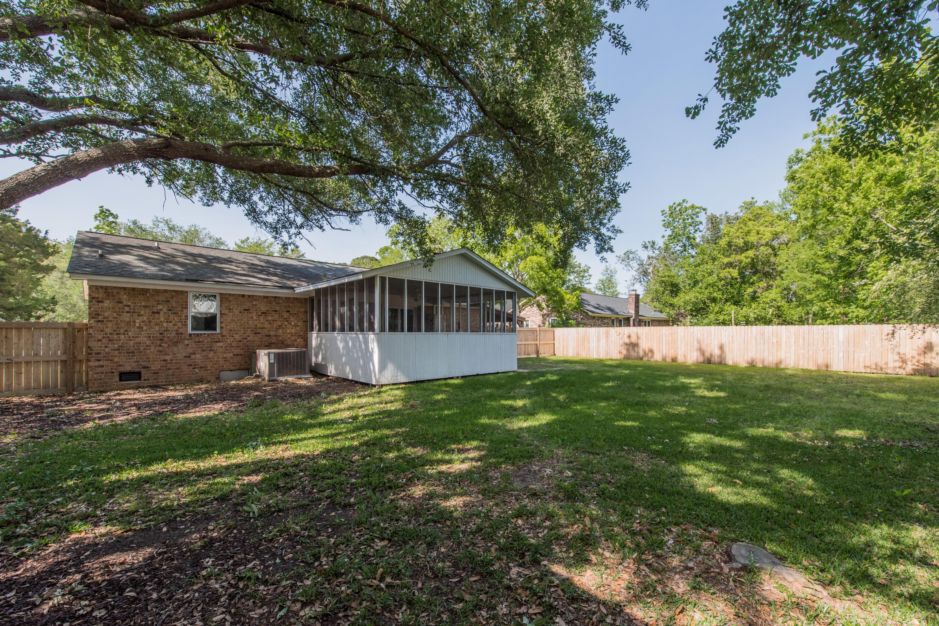 1539 Wakendaw Road Mount Pleasant, SC 29464 - Photo 27 of 28 Rear